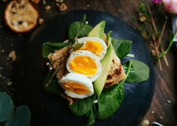 Spicy Asian Salad with Avocado Dressing